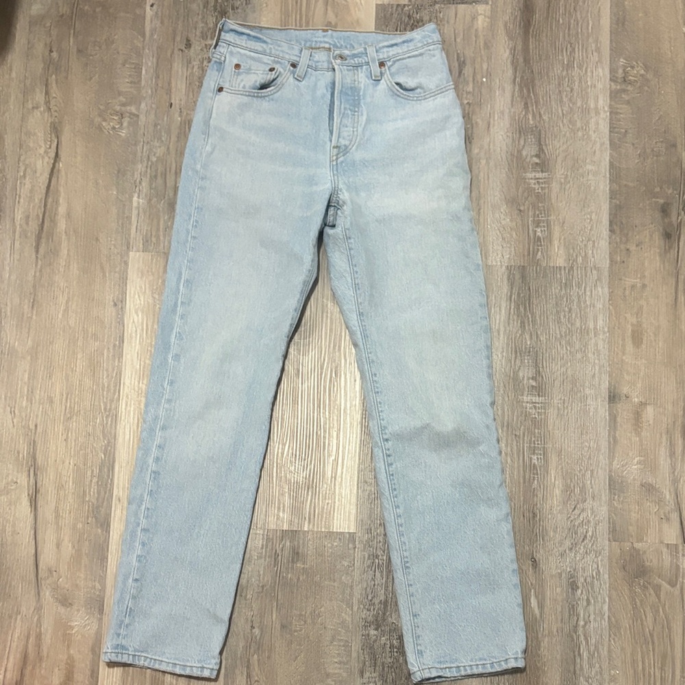 Light Blue Levi’s women’s Jeans